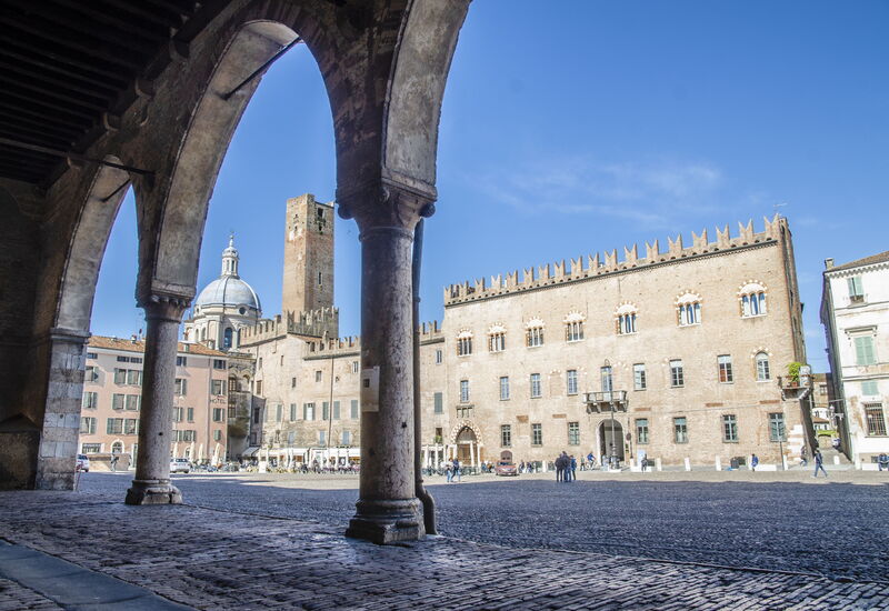 Castiglioni Suites: access to Piano Nobile